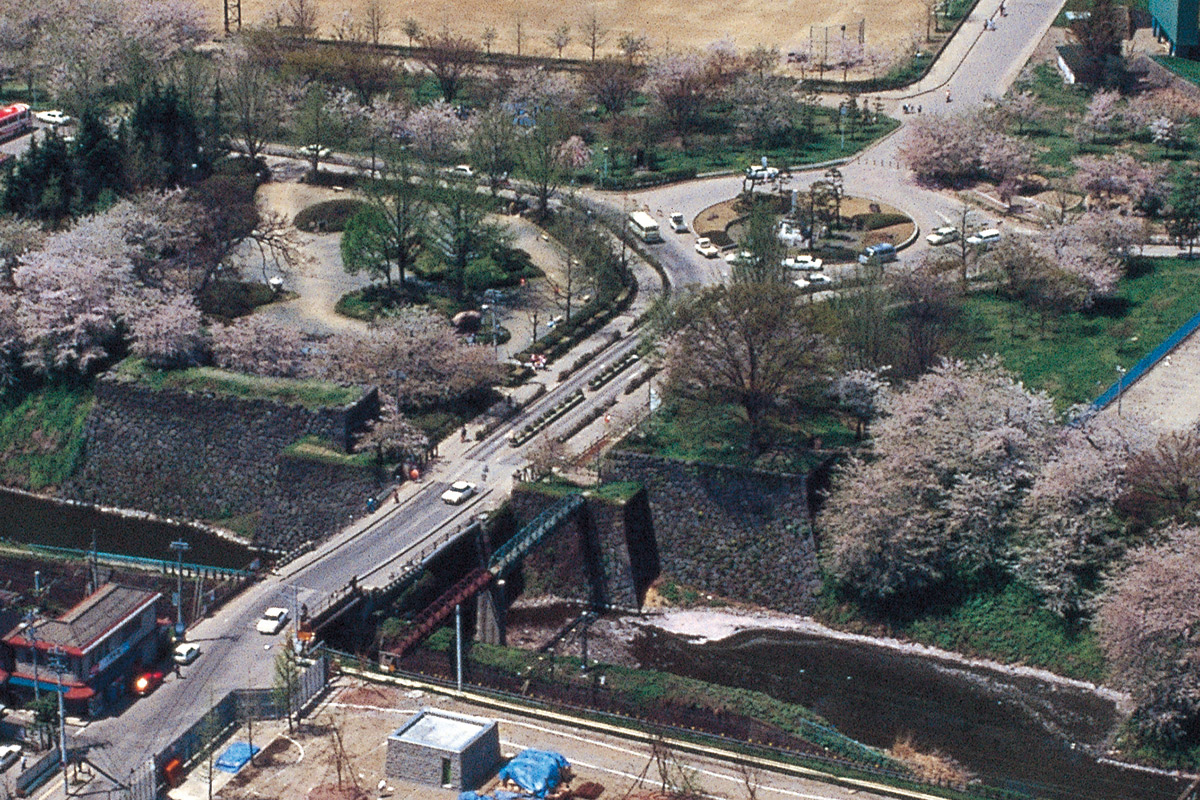昭和60年頃（霞城公園東口）