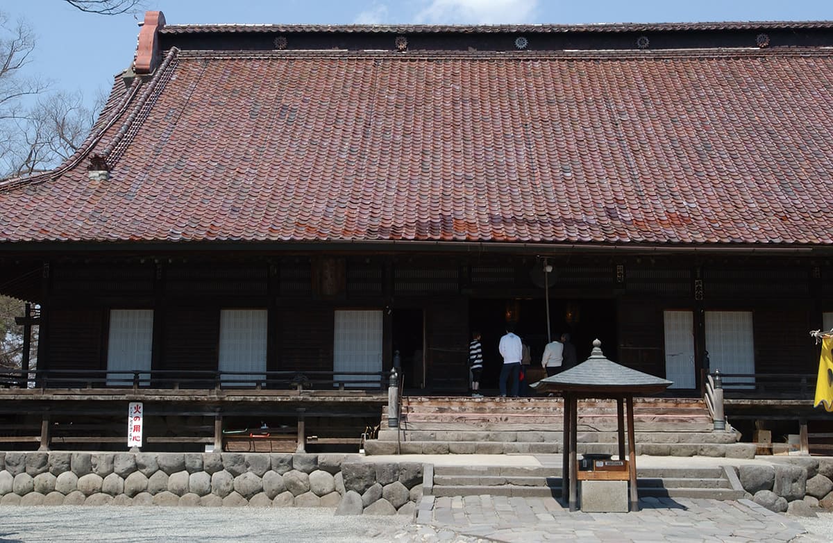 旧宝幢寺本堂を移築した 国分寺薬師堂